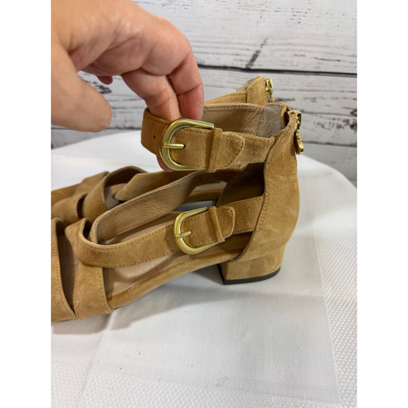 Women's Bettye Muller Tan Suede Gold Buckle Sandals Size 7.5 - Picture 2 of 8